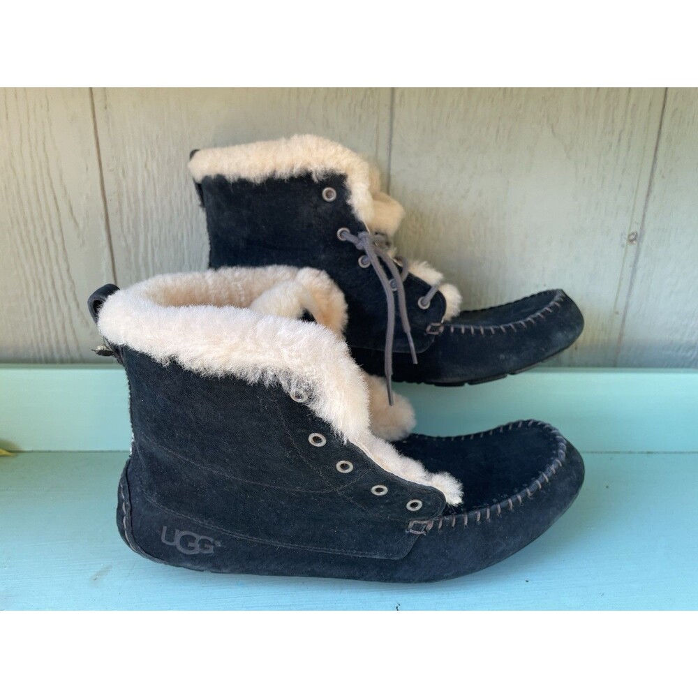 9, 40EU Ugg Black Chickaree Shearling Lace Up Boots Women’s